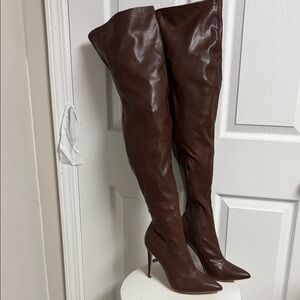 Chic Over-the-Knee Brown Boots